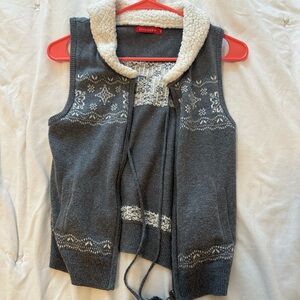 Chaps Gray Sleeveless Cardigan with Sherpa Collar